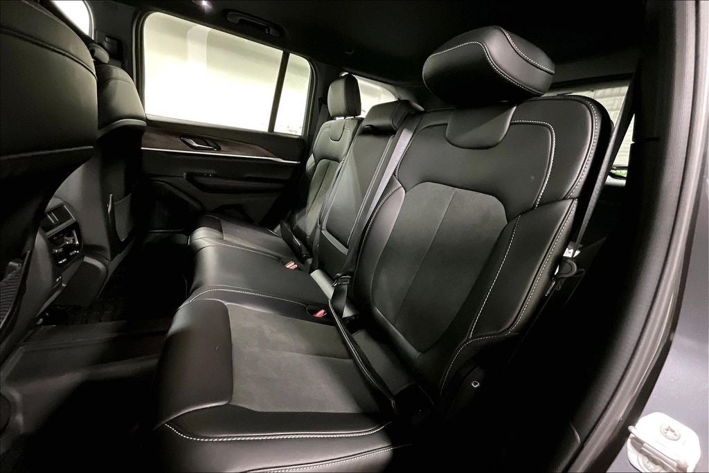 2026 Jeep Grand Cherokee GRAND CHEROKEE LAREDO ALTITUDE 4X2