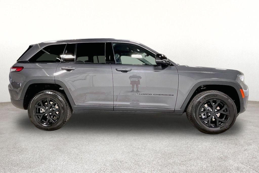 2026 Jeep Grand Cherokee GRAND CHEROKEE LAREDO ALTITUDE 4X2