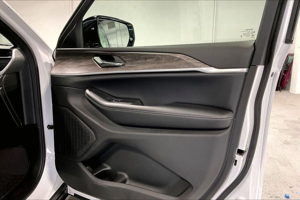 2026 Jeep Grand Cherokee GRAND CHEROKEE LAREDO ALTITUDE 4X2