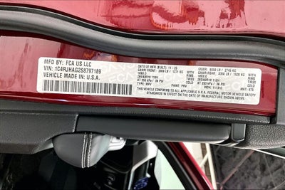 2025 Jeep Grand Cherokee GRAND CHEROKEE LAREDO X 4X4