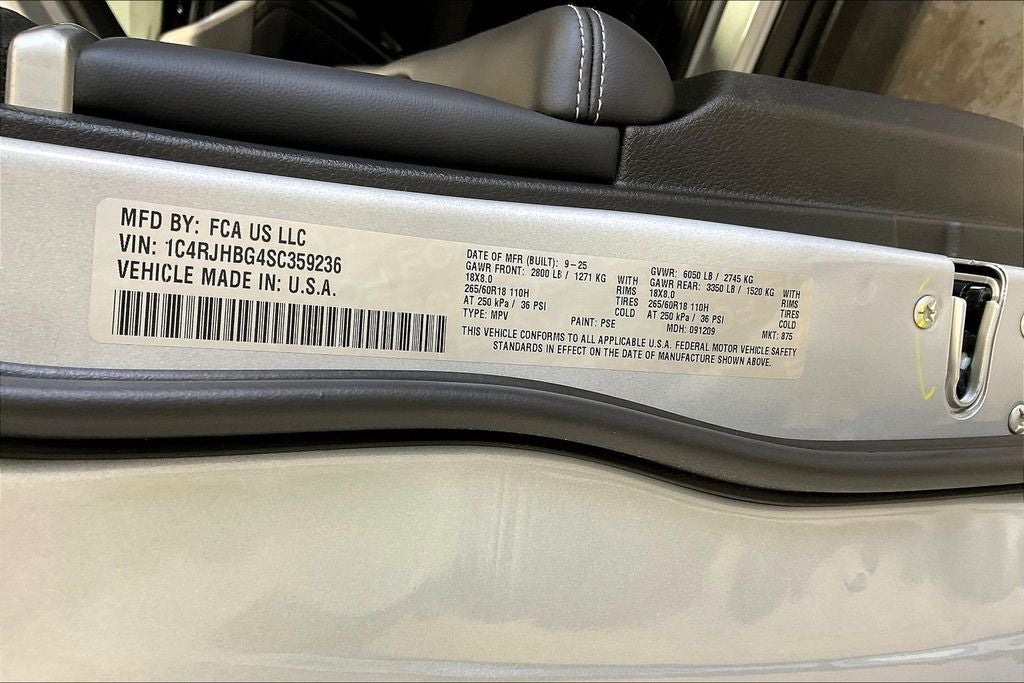 2025 Jeep Grand Cherokee GRAND CHEROKEE LIMITED 4X4