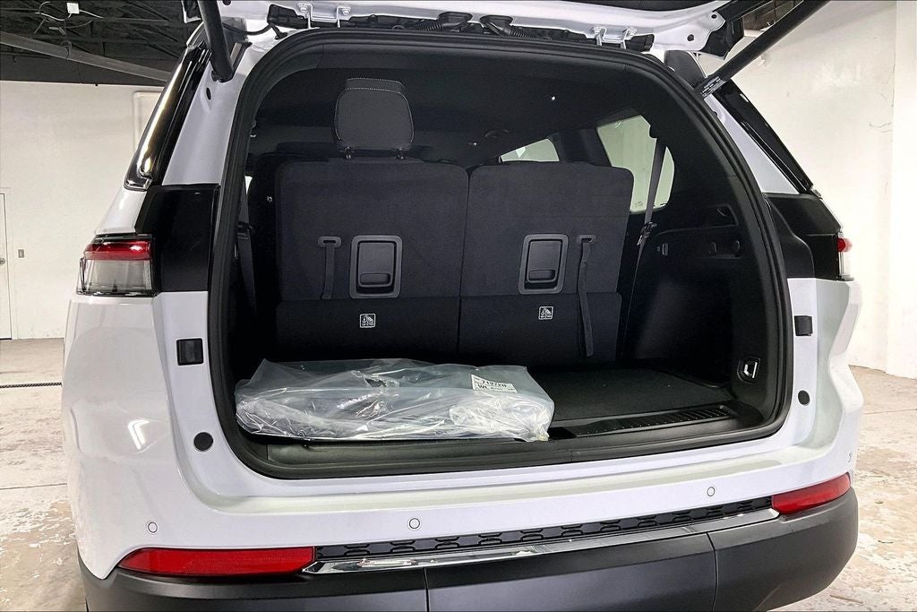 2026 Jeep Grand Cherokee GRAND CHEROKEE L LAREDO X 4X2