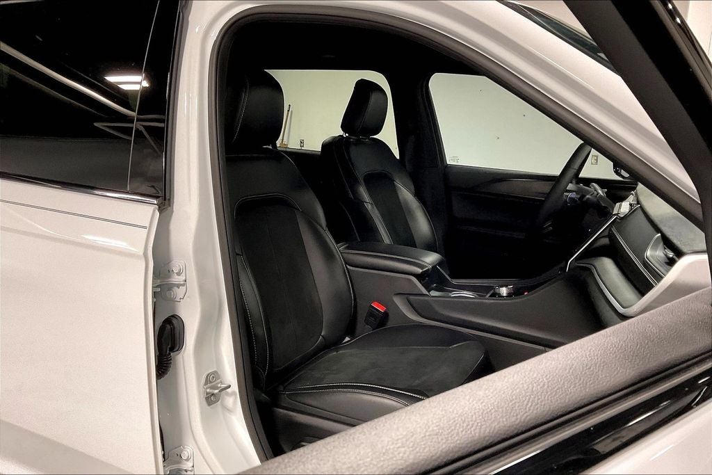 2025 Jeep Grand Cherokee L Altitude X 4x2