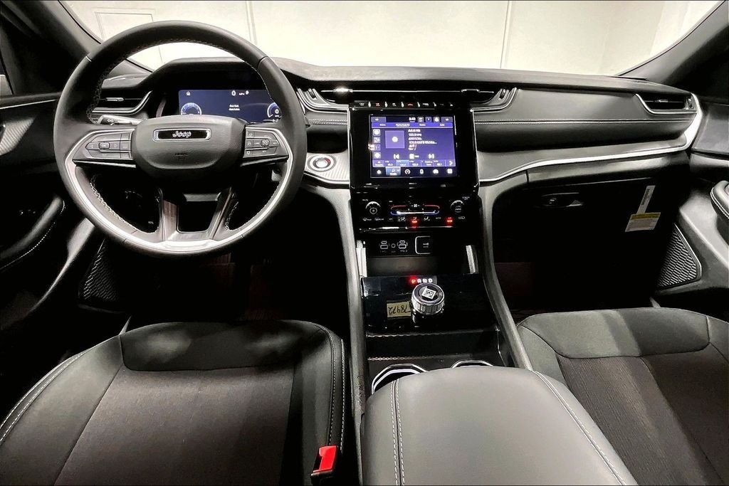 2026 Jeep Grand Cherokee GRAND CHEROKEE L LAREDO 4X2