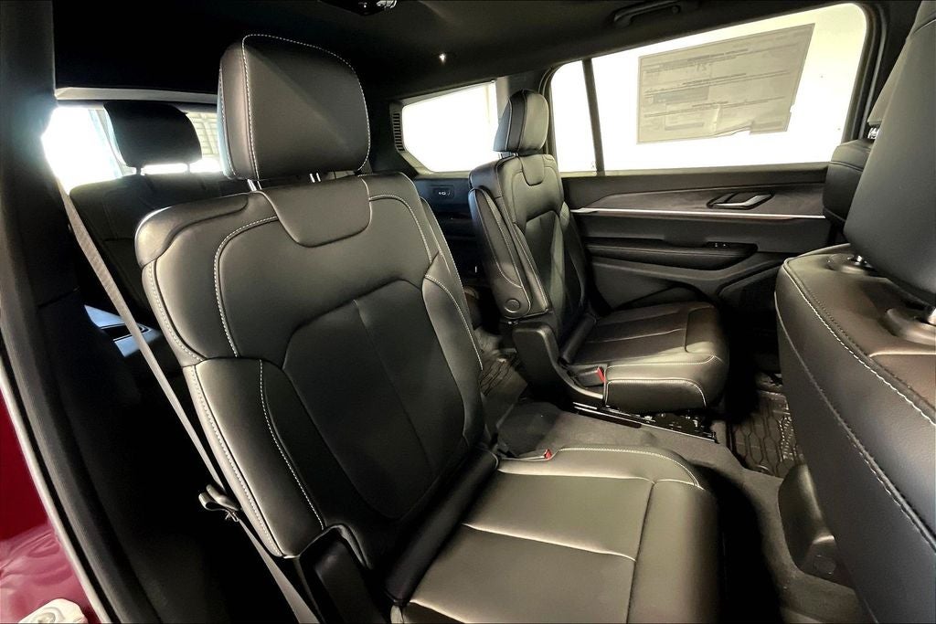 2025 Jeep Grand Cherokee GRAND CHEROKEE L LIMITED 4X2