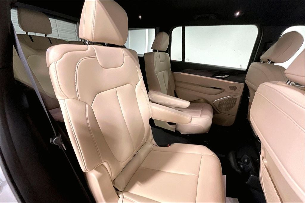 2026 Jeep Grand Cherokee GRAND CHEROKEE L LIMITED 4X2