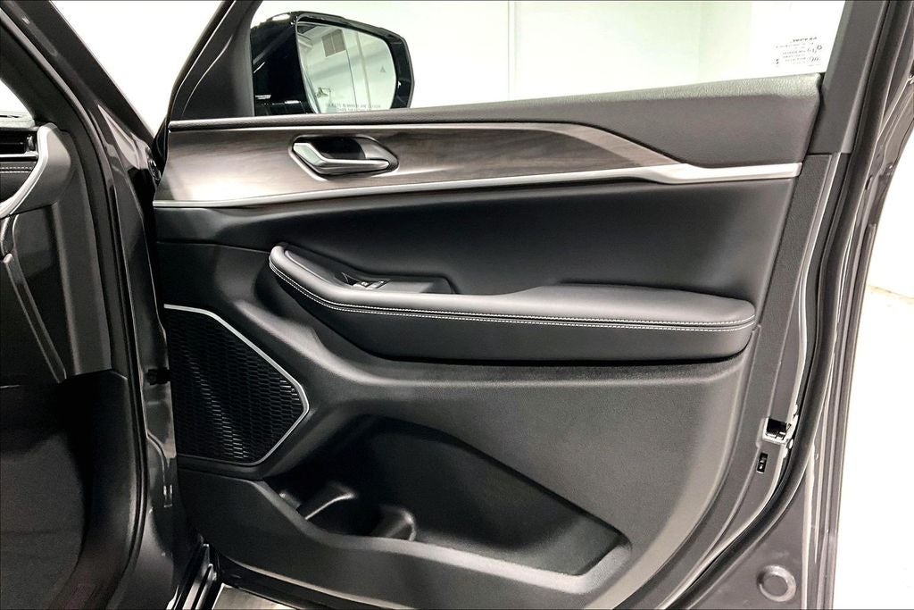 2026 Jeep Grand Cherokee GRAND CHEROKEE L LIMITED 4X2