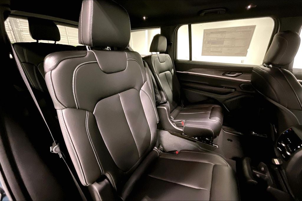 2026 Jeep Grand Cherokee GRAND CHEROKEE L LIMITED 4X2