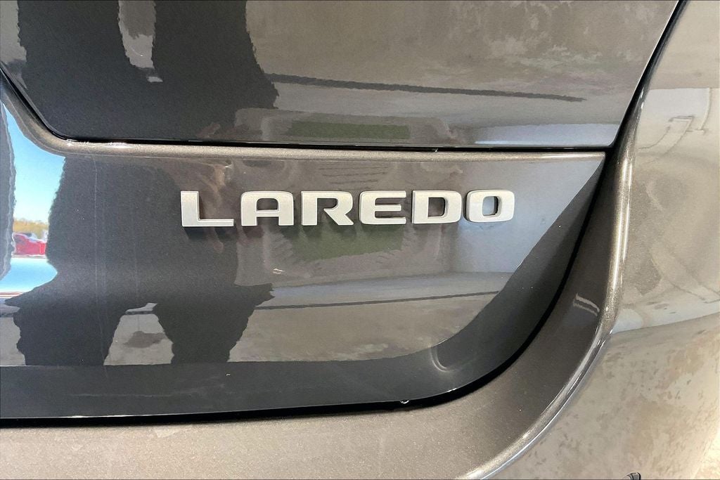2025 Jeep Grand Cherokee GRAND CHEROKEE L LAREDO X 4X4