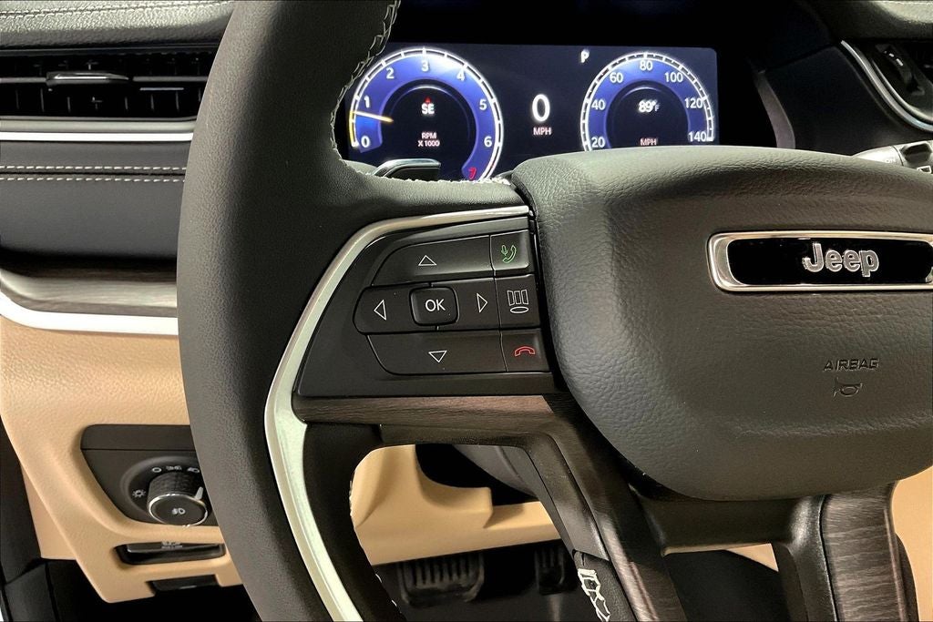 2025 Jeep Grand Cherokee GRAND CHEROKEE L LIMITED 4X4