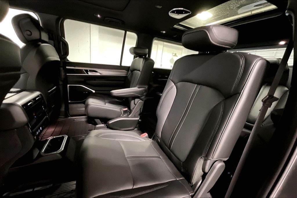 2026 Jeep Grand Wagoneer GRAND WAGONEER UPLAND 4X4
