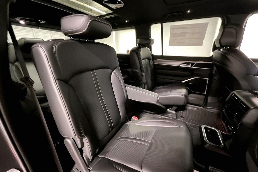 2026 Jeep Grand Wagoneer GRAND WAGONEER UPLAND 4X4