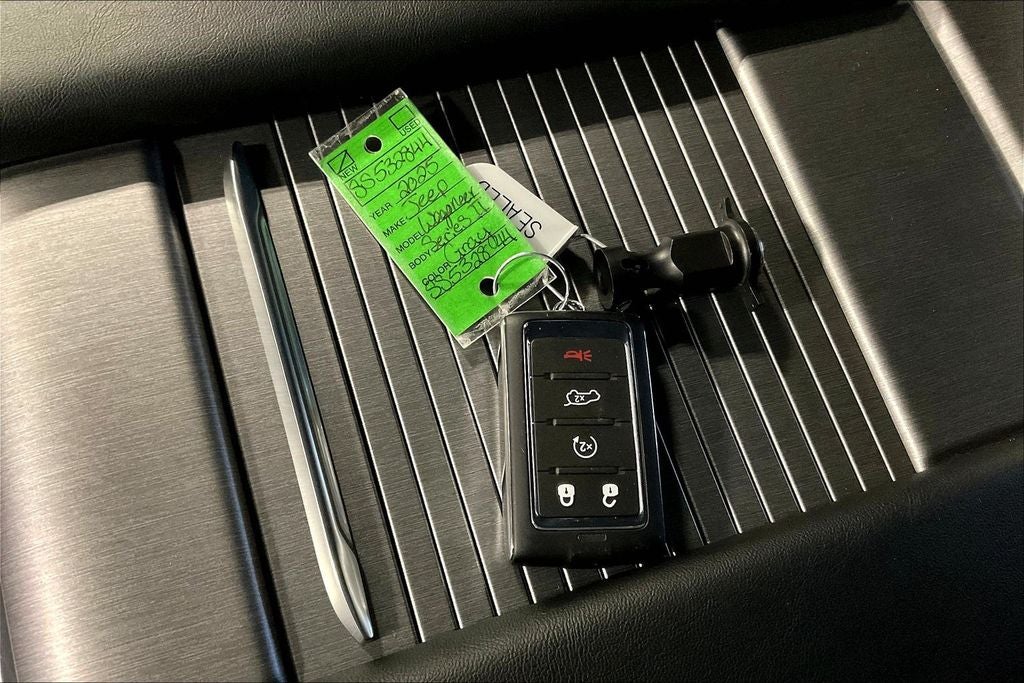 2025 Jeep Wagoneer WAGONEER CARBIDE 4X4