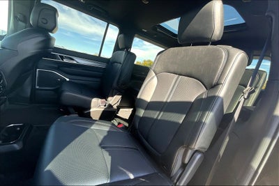 2025 Jeep Wagoneer WAGONEER CARBIDE 4X4