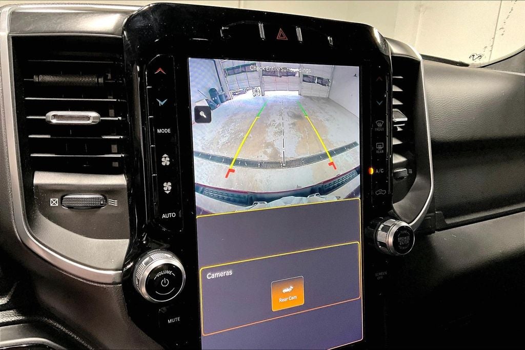 2022 RAM 1500 Big Horn Crew Cab 4x4 5'7' Box