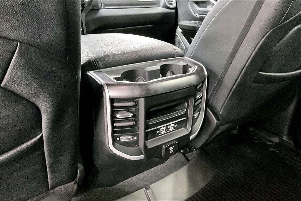 2022 RAM 1500 Big Horn Crew Cab 4x4 5'7' Box