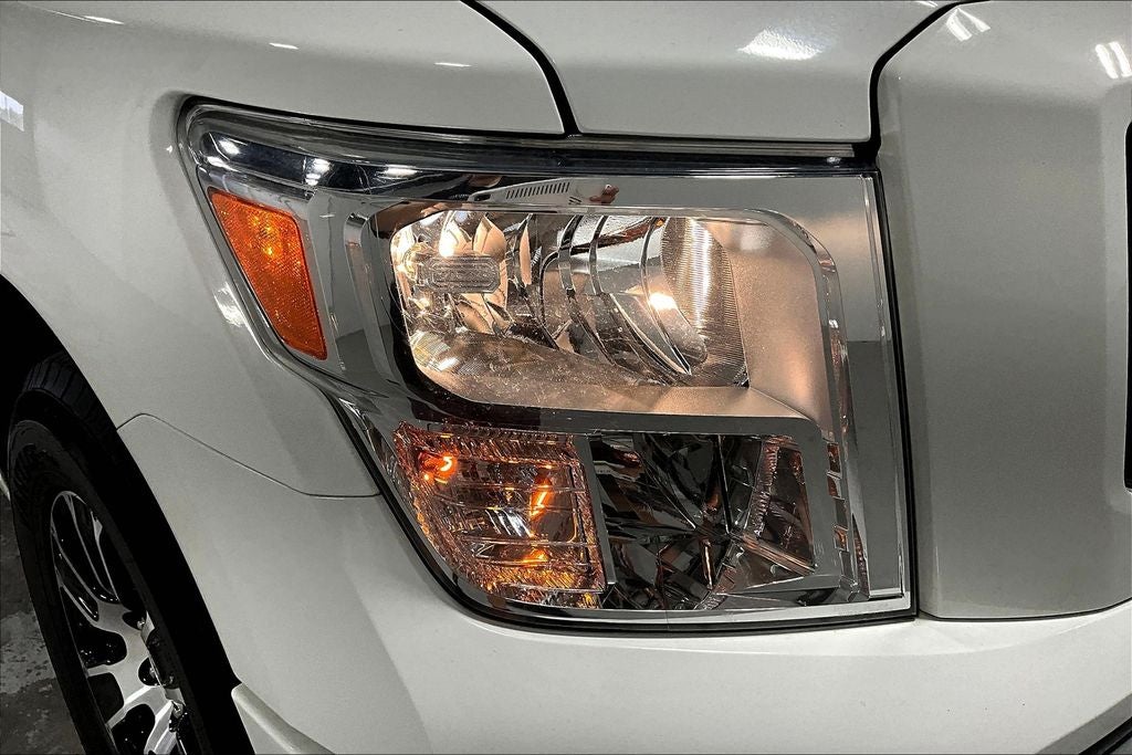 2023 Nissan Titan SV