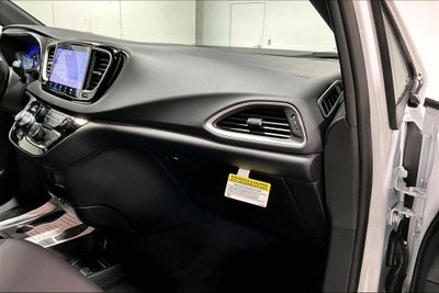 2026 Chrysler Voyager VOYAGER LX