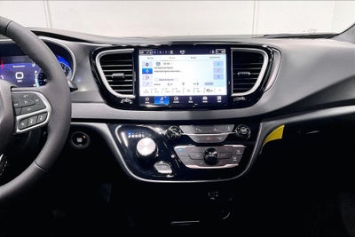 2026 Chrysler Voyager VOYAGER LX