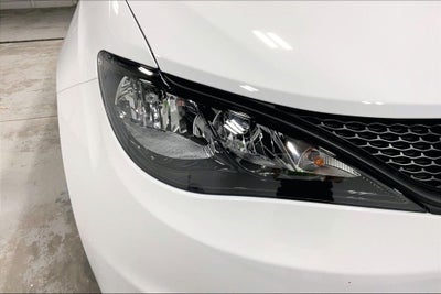 2026 Chrysler Voyager VOYAGER LX