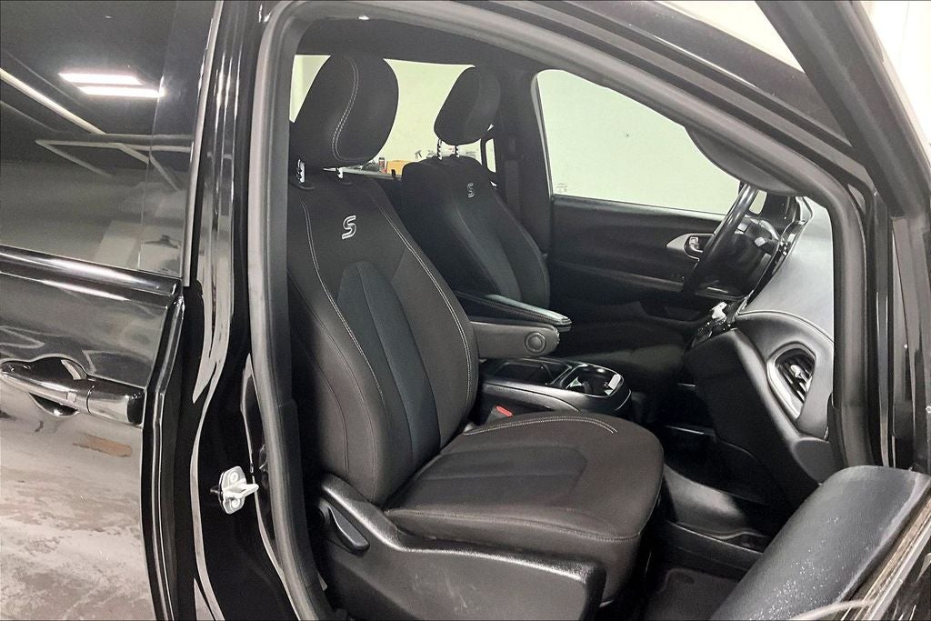 2021 Chrysler Pacifica Touring