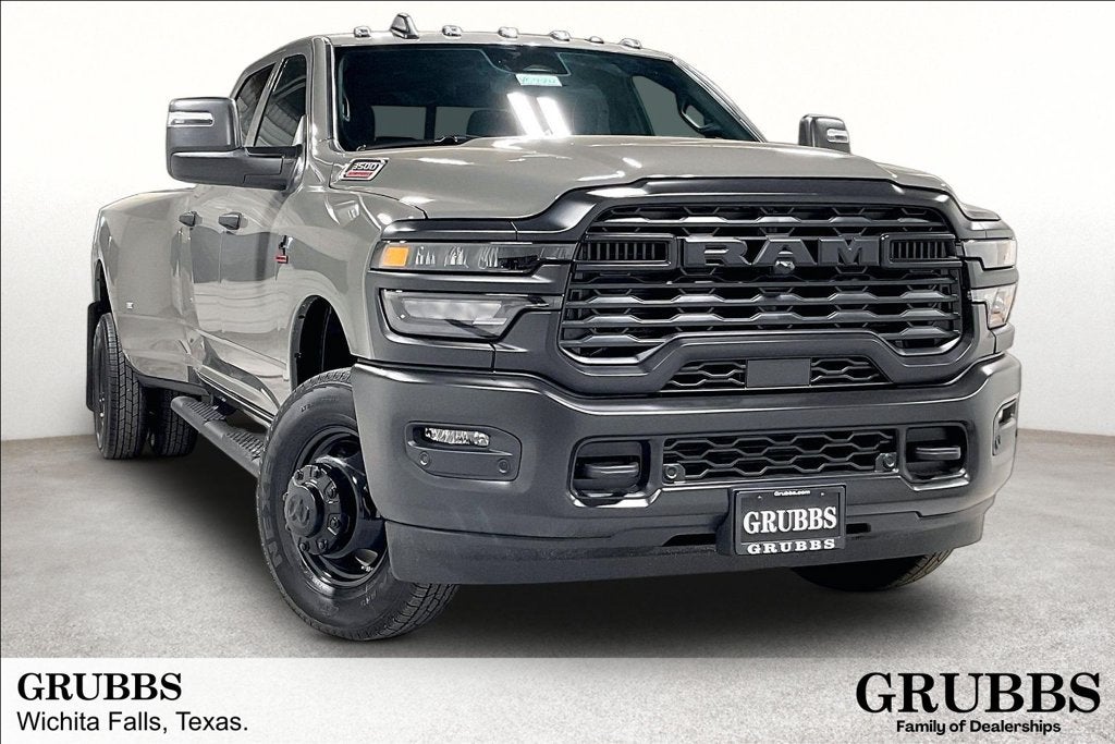 2027 RAM Ram 3500 RAM 3500 TRADESMAN CREW CAB 4X4 8' BOX
