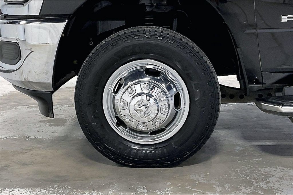 2022 RAM 3500 Tradesman Crew Cab 4x4 8' Box