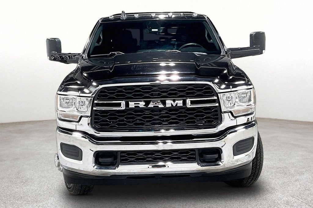 2022 RAM 3500 Tradesman Crew Cab 4x4 8' Box