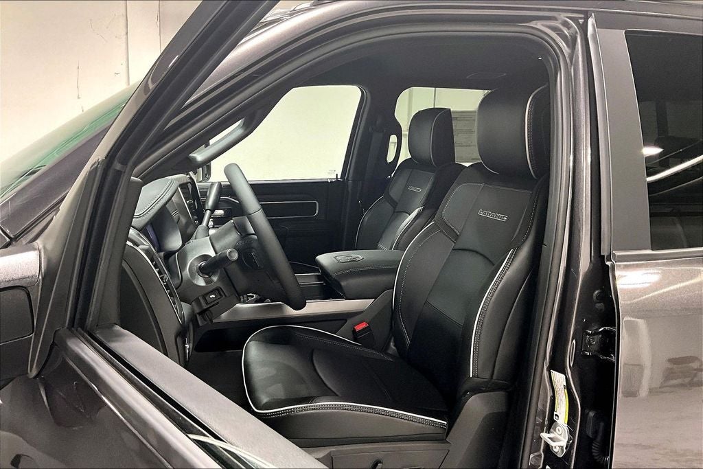 2027 RAM Ram 3500 RAM 3500 LARAMIE CREW CAB 4X4 8' BOX