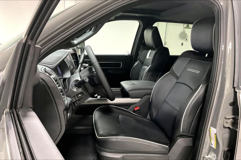 2026 RAM Ram 3500 RAM 3500 LARAMIE MEGA CAB 4X4 6'4' BOX