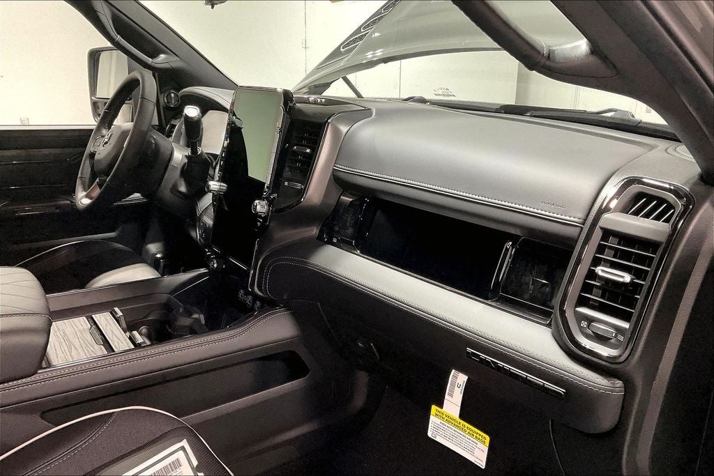 2026 RAM Ram 3500 RAM 3500 LIMITED MEGA CAB 4X4 6'4' BOX