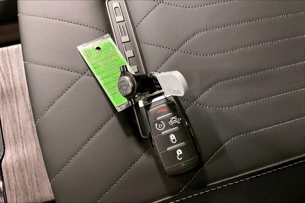 2026 RAM Ram 3500 RAM 3500 LIMITED MEGA CAB 4X4 6'4' BOX