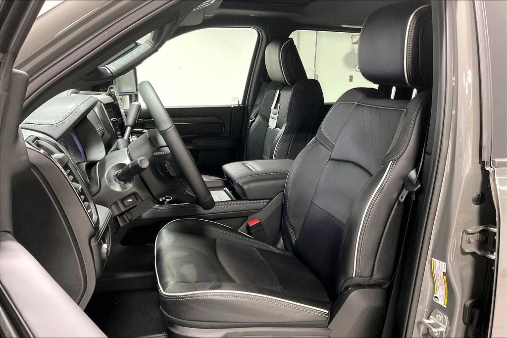 2026 RAM Ram 3500 RAM 3500 LIMITED MEGA CAB 4X4 6'4' BOX