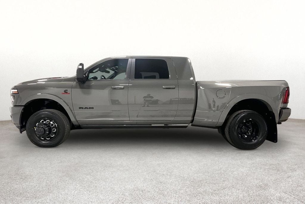 2027 RAM Ram 3500 RAM 3500 LIMITED MEGA CAB 4X4 6'4' BOX