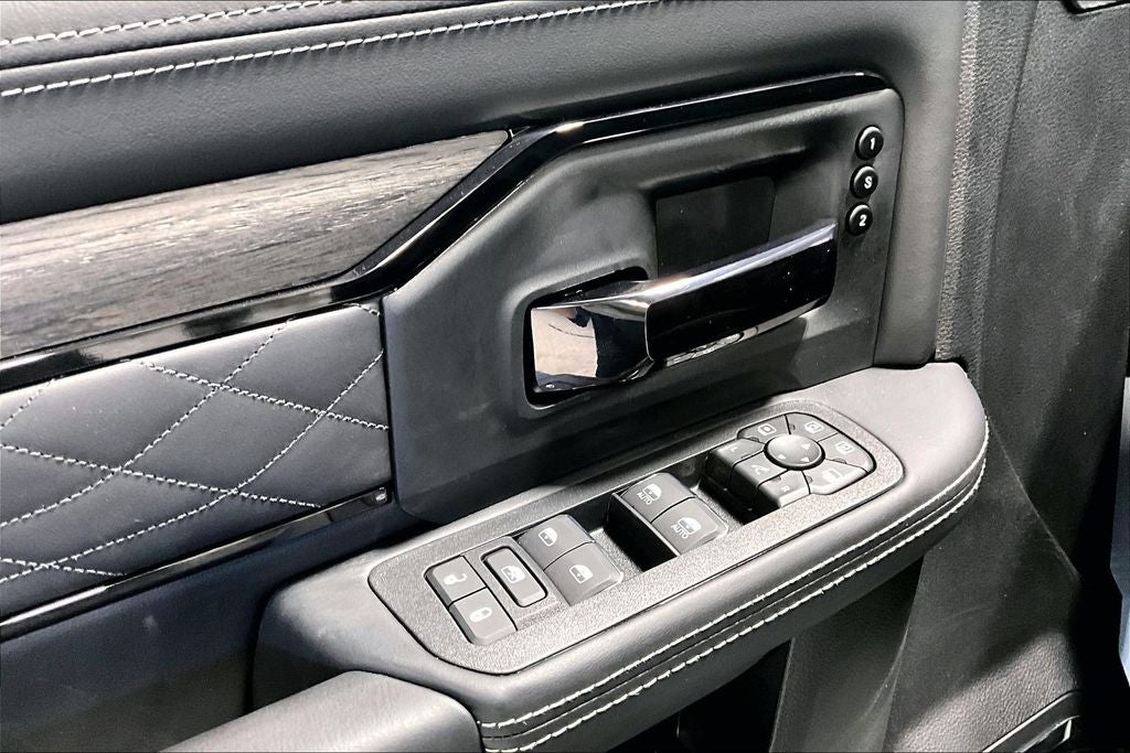 2026 RAM Ram 3500 RAM 3500 LIMITED MEGA CAB 4X4 6'4' BOX