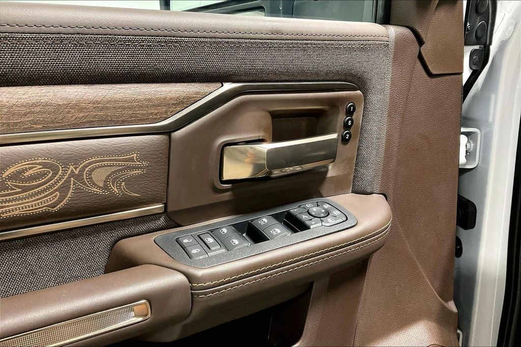 2026 RAM 3500 RAM 3500 LIMITED LONGHORN CREW CAB 4X4 8' BOX