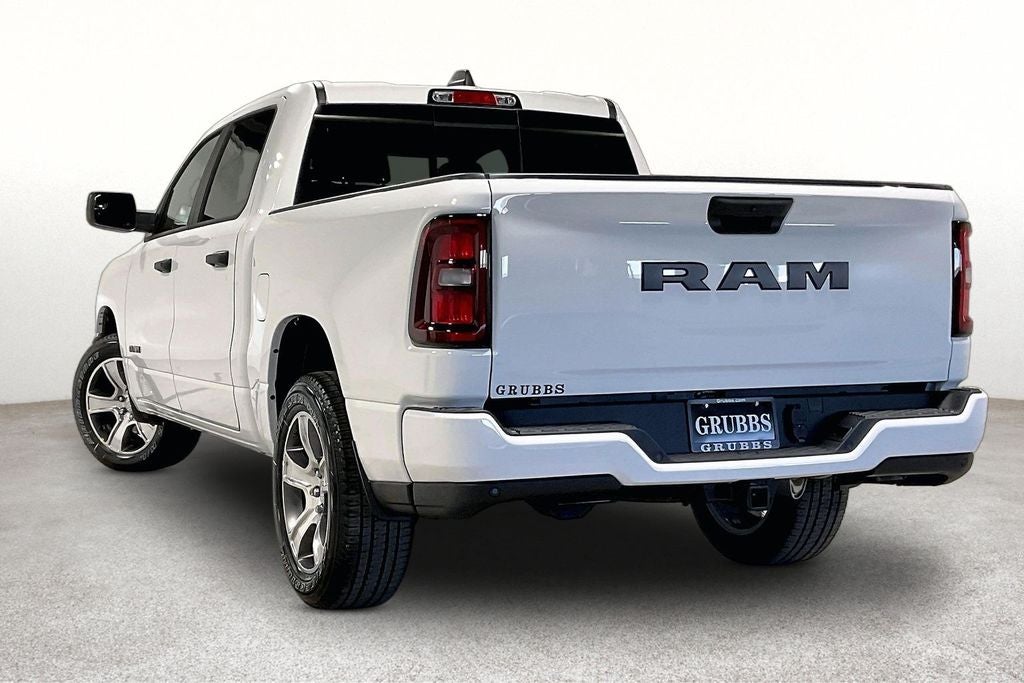 2026 RAM 1500 RAM 1500 EXPRESS CREW CAB 4X2 5'7' BOX