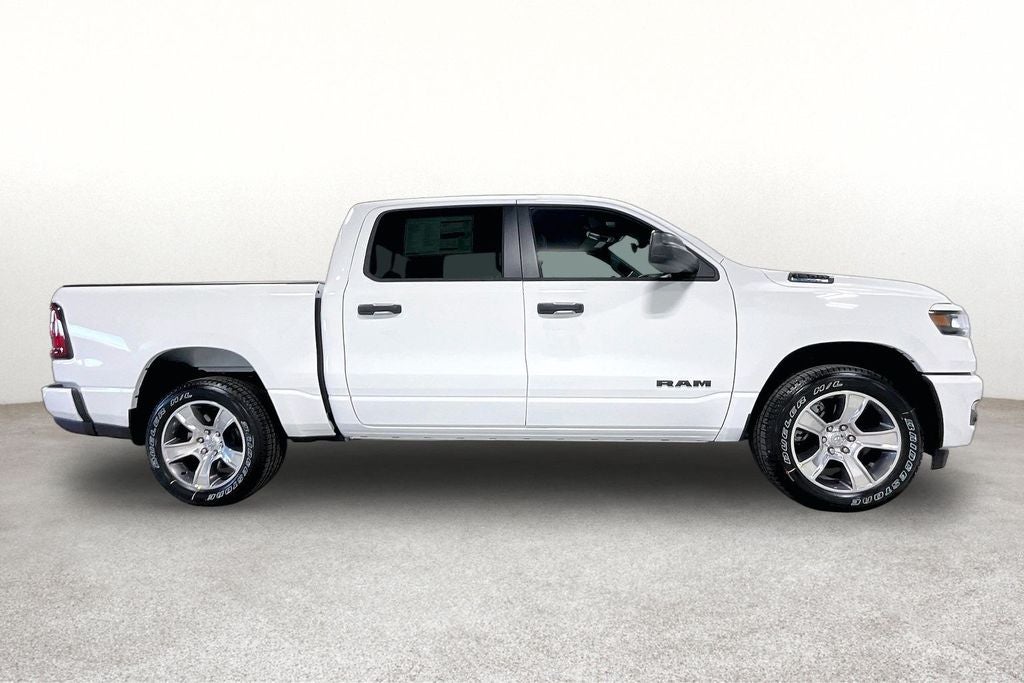 2026 RAM 1500 RAM 1500 EXPRESS CREW CAB 4X2 5'7' BOX