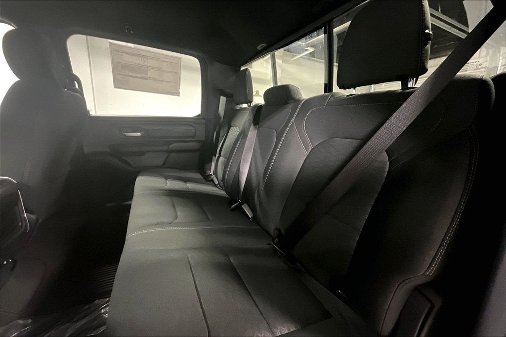 2027 RAM Ram 1500 RAM 1500 EXPRESS CREW CAB 4X4 5'7' BOX