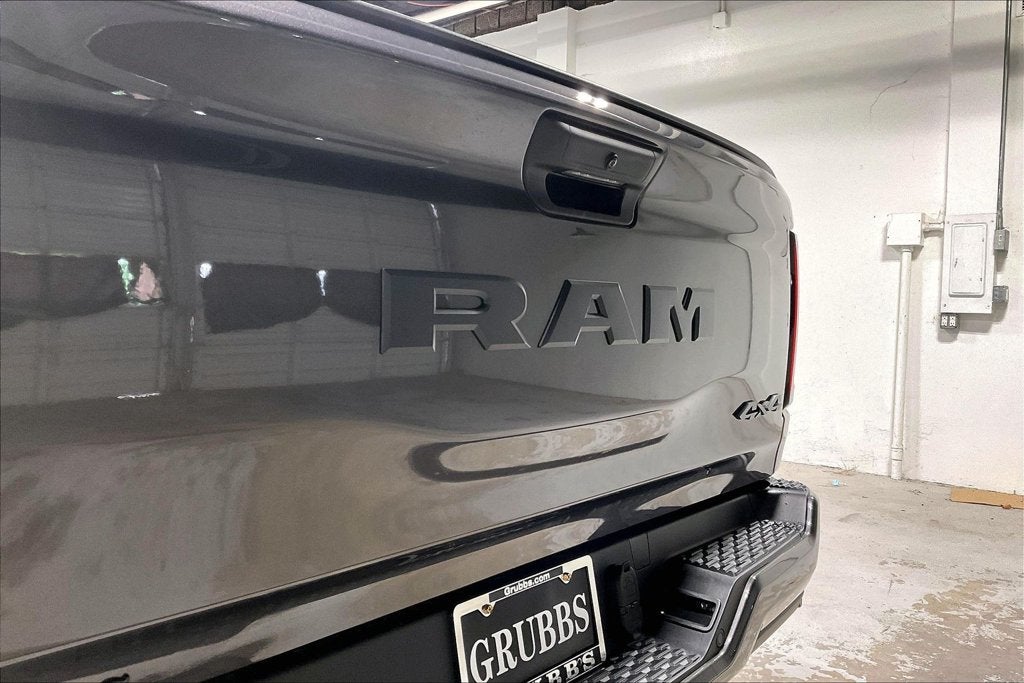 2027 RAM Ram 1500 RAM 1500 EXPRESS CREW CAB 4X4 5'7' BOX