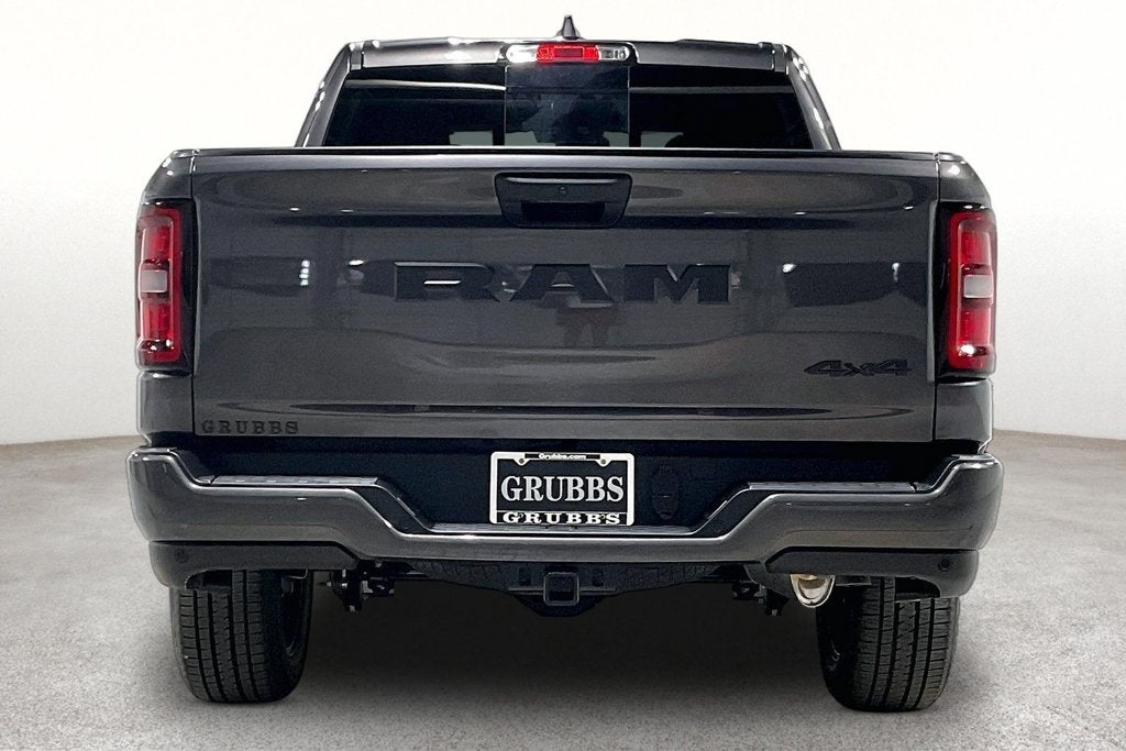 2027 RAM Ram 1500 RAM 1500 EXPRESS CREW CAB 4X4 5'7' BOX