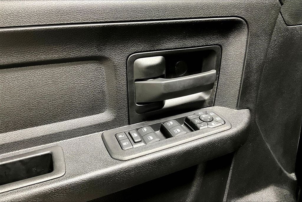 2026 RAM Ram 2500 RAM 2500 BLACK EXPRESS CREW CAB 4X4 6'4' BOX