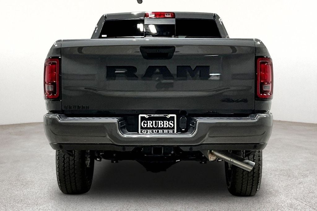 2026 RAM Ram 2500 RAM 2500 BLACK EXPRESS CREW CAB 4X4 6'4' BOX
