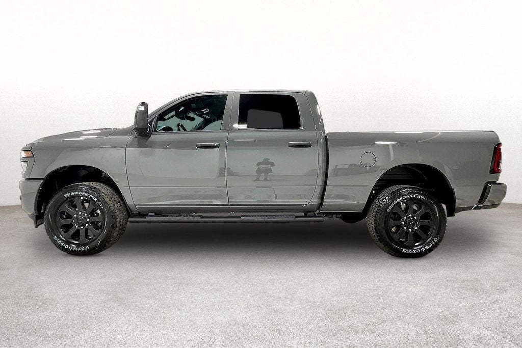 2026 RAM Ram 2500 RAM 2500 BLACK EXPRESS CREW CAB 4X4 6'4' BOX