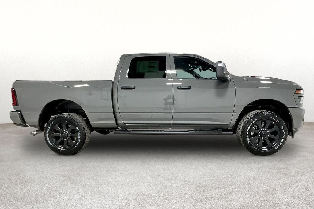 2026 RAM Ram 2500 RAM 2500 BLACK EXPRESS CREW CAB 4X4 6'4' BOX