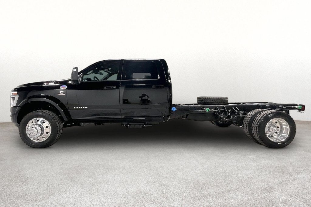 2027 RAM Ram 5500 Chassis Cab RAM 5500 BIG HORN CHASSIS CREW CAB 4X4 84' CA