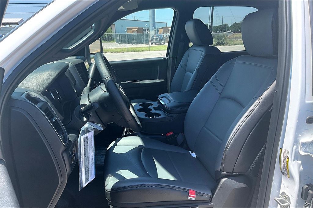 2025 RAM Ram 3500 Chassis Cab RAM 3500 TRADESMAN CREW CAB CHASSIS 4X4 60' CA