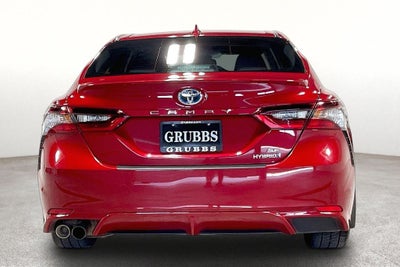 2022 Toyota Camry SE Hybrid