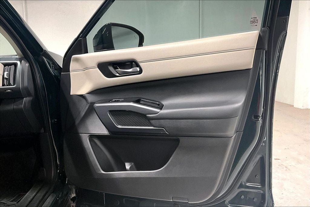 2023 Nissan Pathfinder SL 4WD