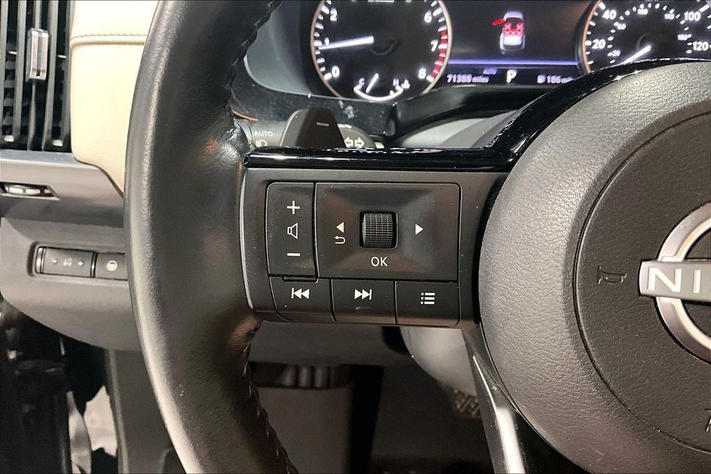 2023 Nissan Pathfinder SL 4WD